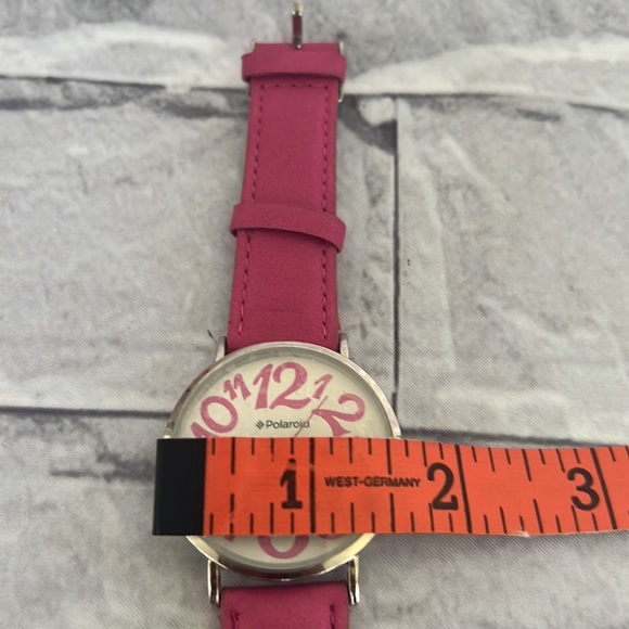 RARE FIND Polaroid fuchsia pink round face watch NEW BATTERY - Picture 9 of 9